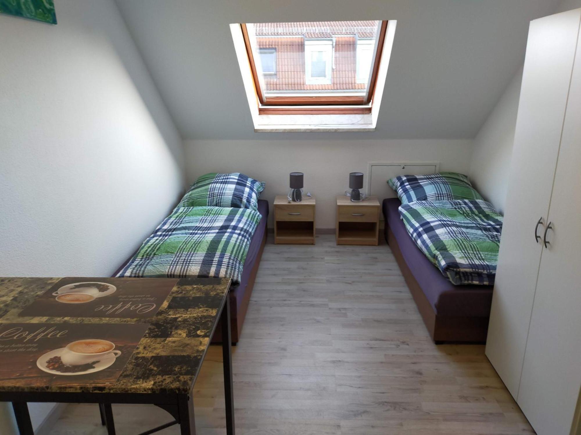 Flex Aparts - Grosse, Moeblierte Wohnung In Zwickau Mit 2 Zimmern Luaran gambar